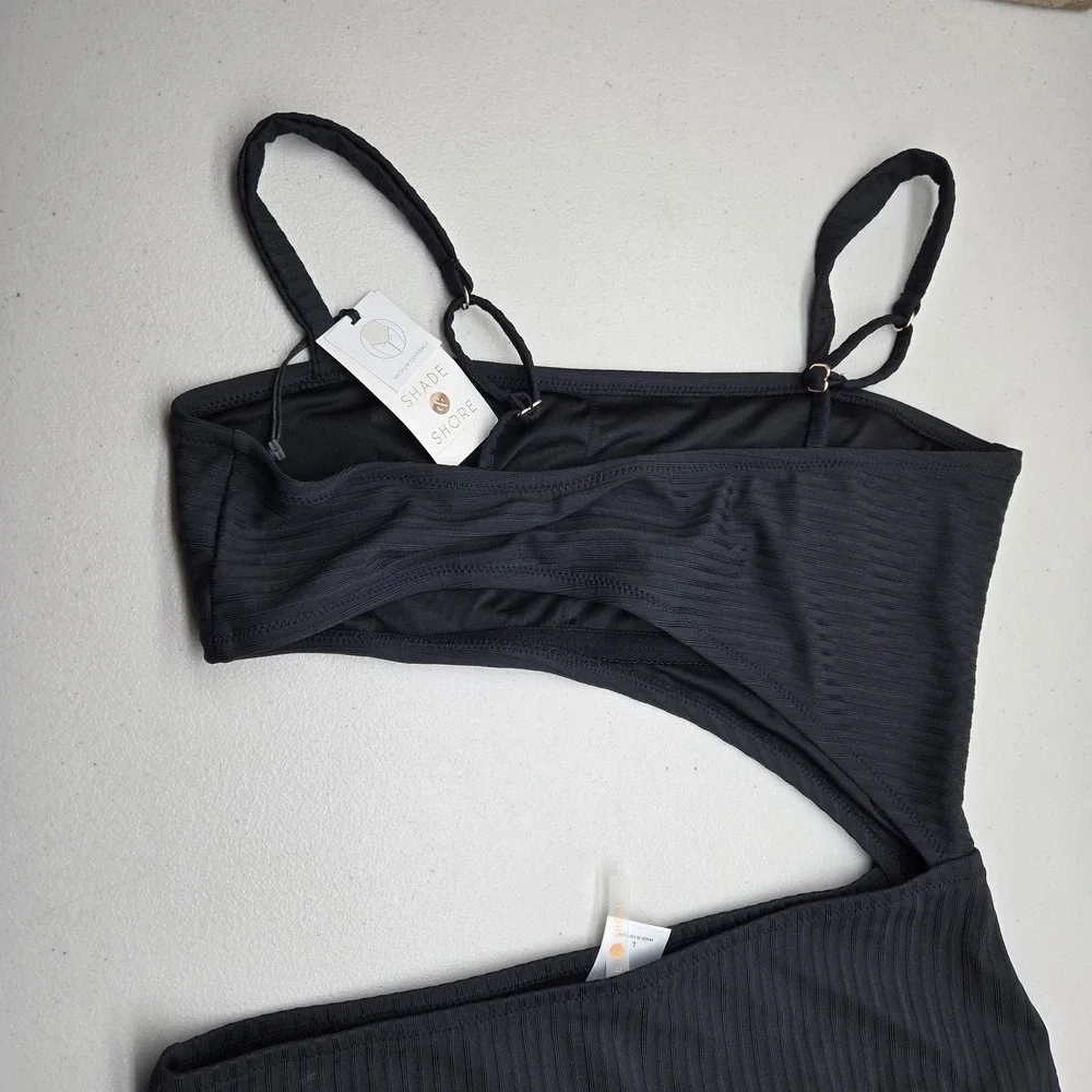 Shade & Shore Women Swimwear Large Black Striped Monokini Wireless One Piece‎